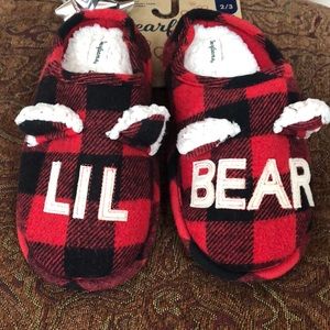 HOST PICK! DEARFOAMS holiday plaid slippers